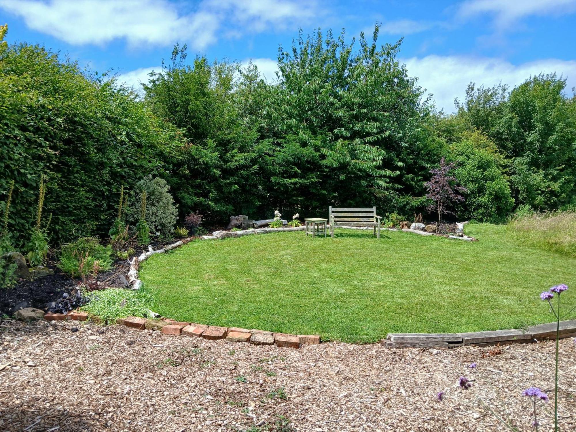 Three Oaks Nursery Chichester Luaran gambar